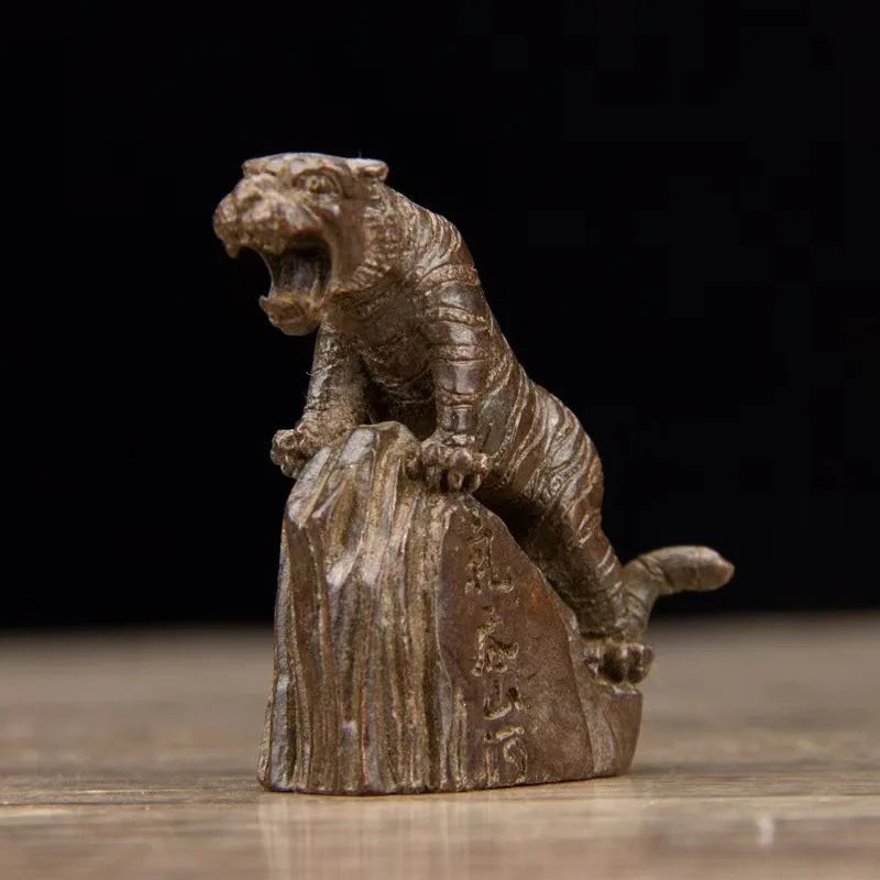Good Quality Antique Chinese Bronze Hand Made *Tiger On Stone* Statue