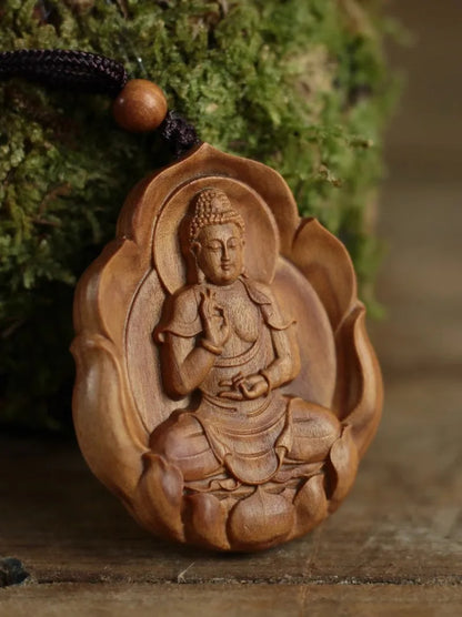 Green sandalwood carved Buddha statue pendant Chinese zodiac life Buddha necklace Bodhisattva universal guardian god pendant