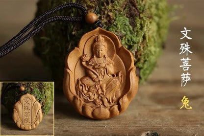 Green sandalwood carved Buddha statue pendant Chinese zodiac life Buddha necklace Bodhisattva universal guardian god pendant