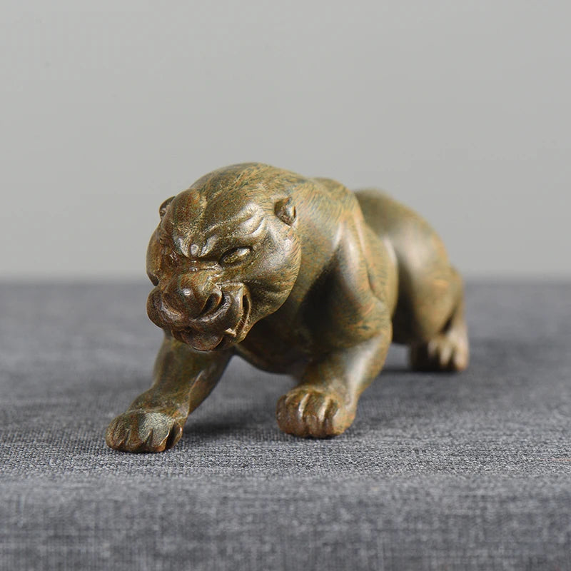 Green sandalwood carved leopard handlebars, solid wood ornaments, home office desktop decoration, cultural and artistic crafts