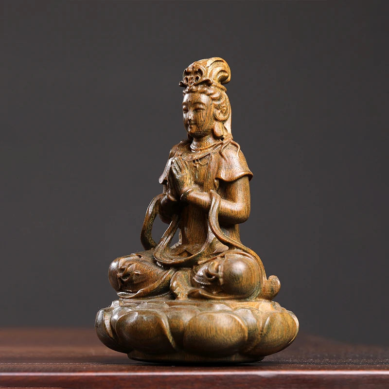Green sandalwood figures carved like Avalokitesvara adornment home decoration collection wood sculpture