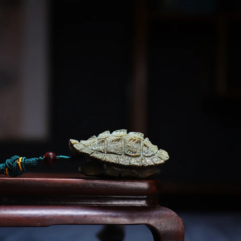 Guaiacum Wood 6CM Turtle Shell Sculpture Pterocarpus Tinctorius Wood Statue Carving Lucky Tortoise Pendant Home Decor