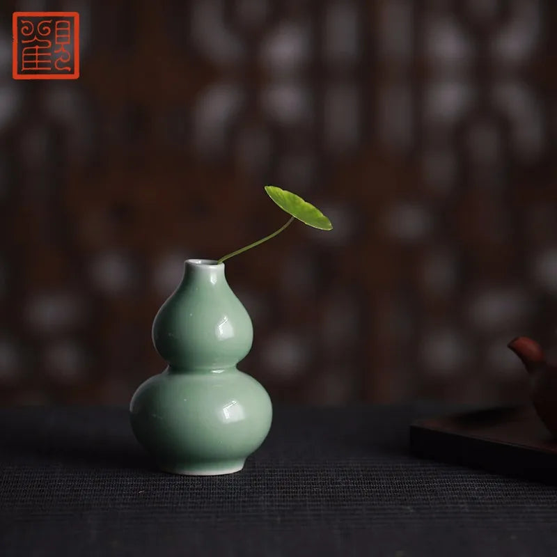 Guanfu Museum Longquan Mini Flower Arrangement Decoration Jingdezhen Creative Retro Simple Vase Flower Holder Home Hydroponic Cr