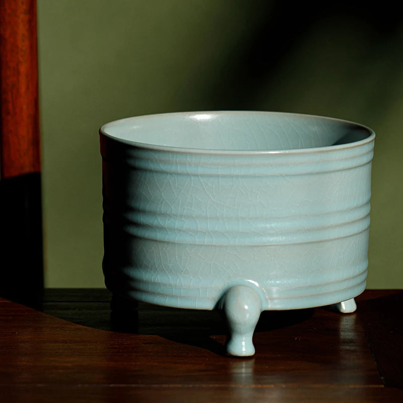 Guanfu Museum Ru Ware Day Celadon Glaze String Pattern Three-Legged Bottle Henan Baofeng Handmade Gracked Glaze Fragrant Gray Ti