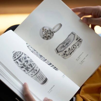 Guanfu Museum the Pattern of Porcelain Two Volumes the Introduction Book Written by Mr. Ma Modu 160,000 Words Tell about Ceramic