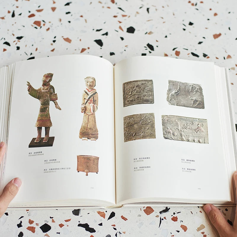 Guanfu Museum the Pattern of Porcelain Two Volumes the Introduction Book Written by Mr. Ma Modu 160,000 Words Tell about Ceramic