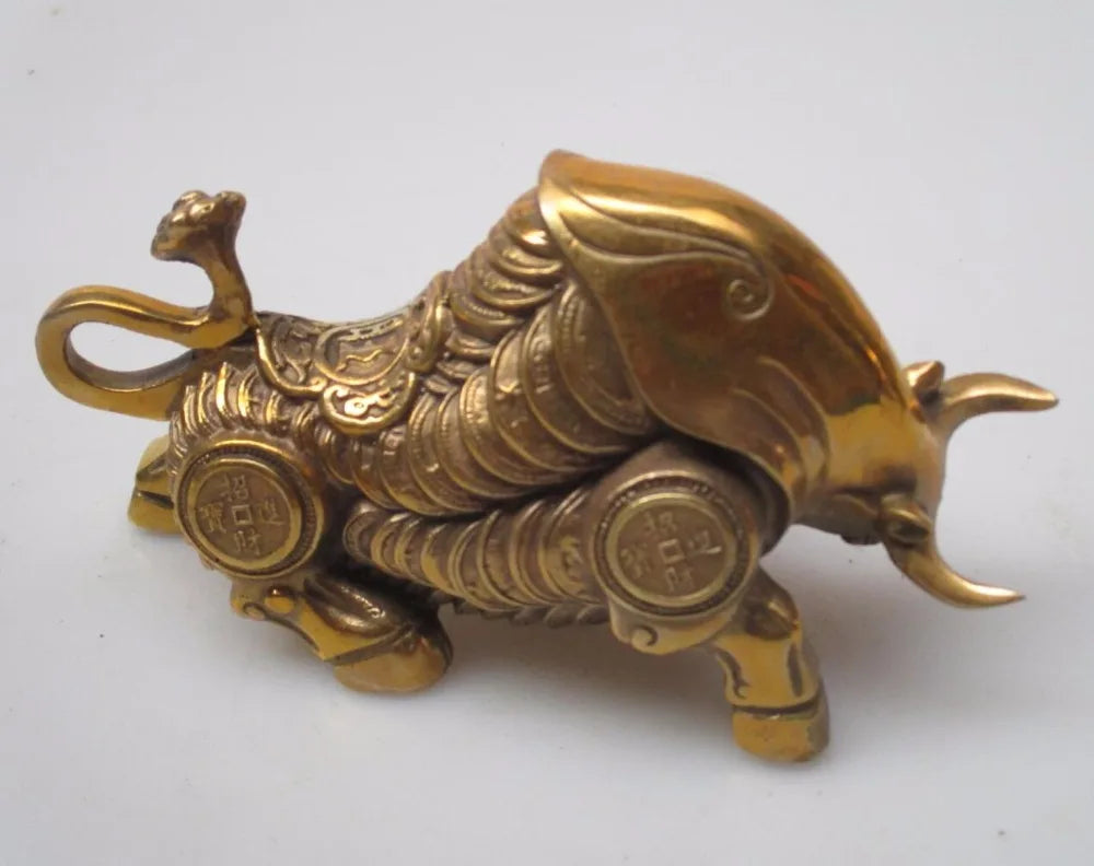 works of art Collection Chinese Brass Carved Bull Sculpture /Feng Shui Money OX statue.