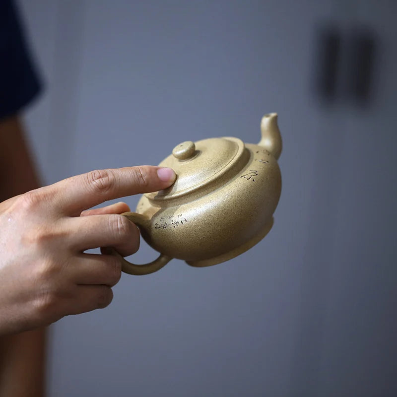 Hall of yixing monohydrate recommended the teapot tea pure manual undressed ore sesame mud keep a pot of 230 ml