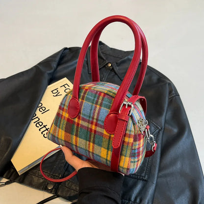 Handheld bag, women's contrasting color shell, fashionable commuting crossbody bag