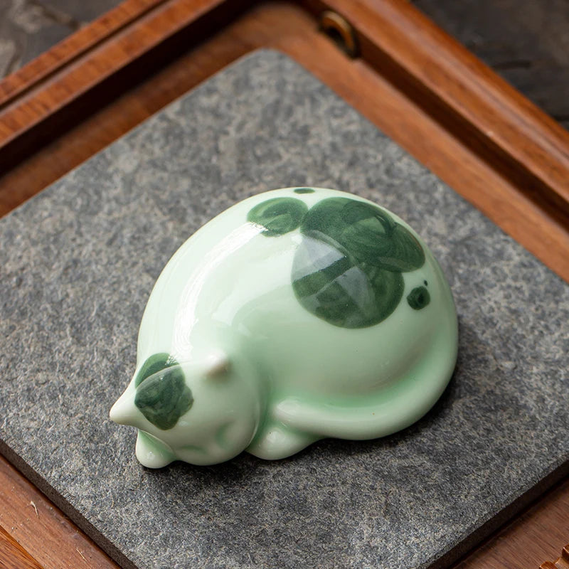 Handmade  Home office Decor small ceramic Cat Toy Kung Fu tea set ceremony tea ornament Figure Kitty Tea Pet Kung Fu Tea Pet