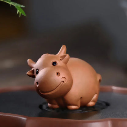 Handmade Purple Clay Cute Bull Tea Pet Spirit Figurines Tea Ceremony Utensils Tea Set Cow Room Decoration Accessories Zen Animal