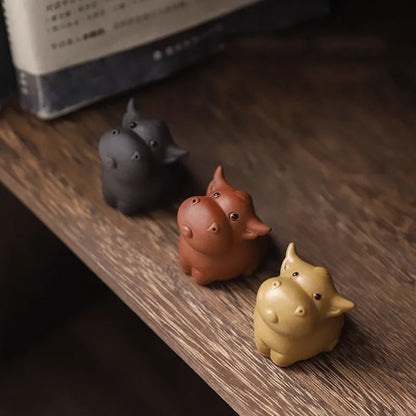 Handmade Purple Clay Cute Bull Tea Pet Spirit Figurines Tea Ceremony Utensils Tea Set Cow Room Decoration Accessories Zen Animal