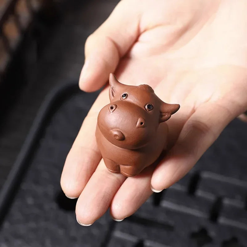Handmade Purple Clay Cute Bull Tea Pet Spirit Figurines Tea Ceremony Utensils Tea Set Cow Room Decoration Accessories Zen Animal