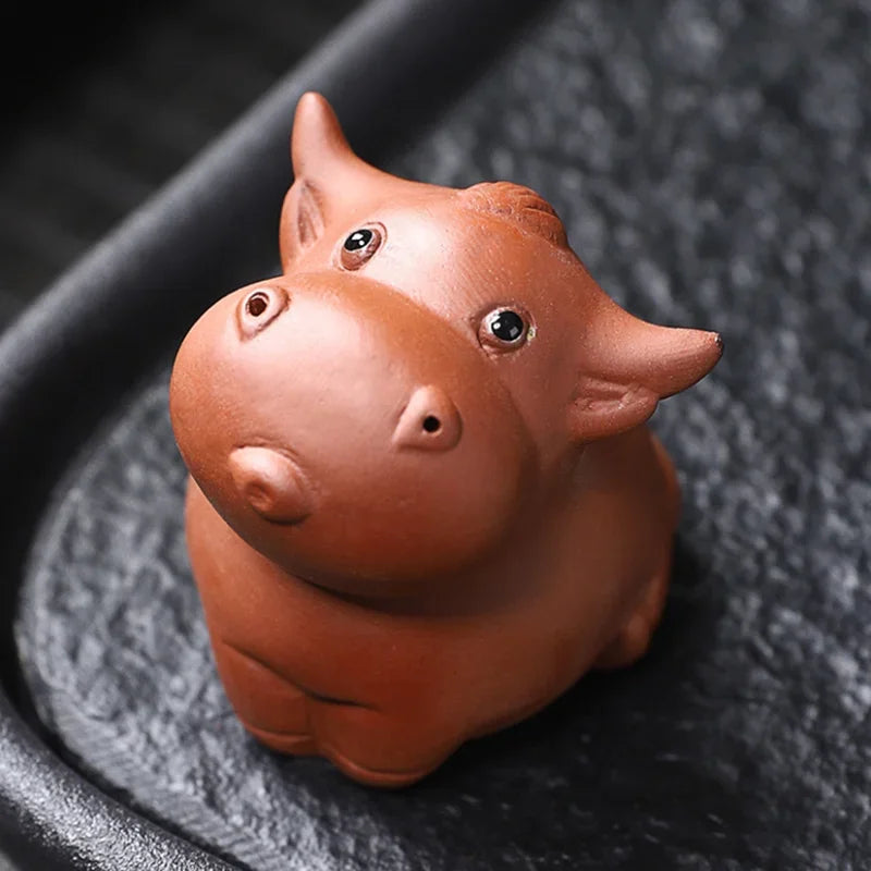 Handmade Purple Clay Cute Bull Tea Pet Spirit Figurines Tea Ceremony Utensils Tea Set Cow Room Decoration Accessories Zen Animal