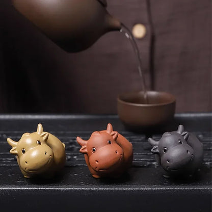Handmade Purple Clay Cute Bull Tea Pet Spirit Figurines Tea Ceremony Utensils Tea Set Cow Room Decoration Accessories Zen Animal