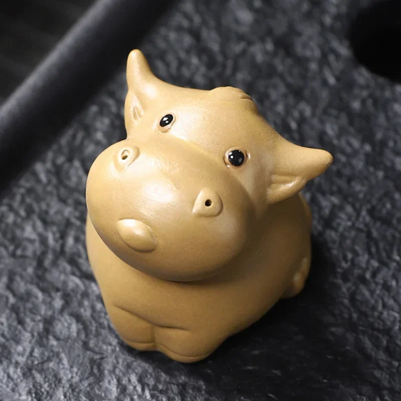 Handmade Purple Clay Cute Bull Tea Pet Spirit Figurines Tea Ceremony Utensils Tea Set Cow Room Decoration Accessories Zen Animal