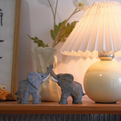 Handmade wooden carving objects,elephants,a pair of birthday and Christmas gifts,symbolizing a good artistic tabletop decoration