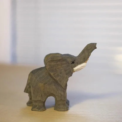 Handmade wooden carving objects,elephants,a pair of birthday and Christmas gifts,symbolizing a good artistic tabletop decoration