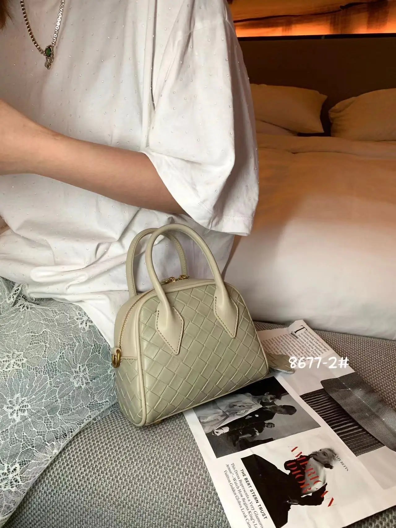 Handmade woven bag 2024 new portable crossbody bag, versatile for commuting, retro shoulder bag trend