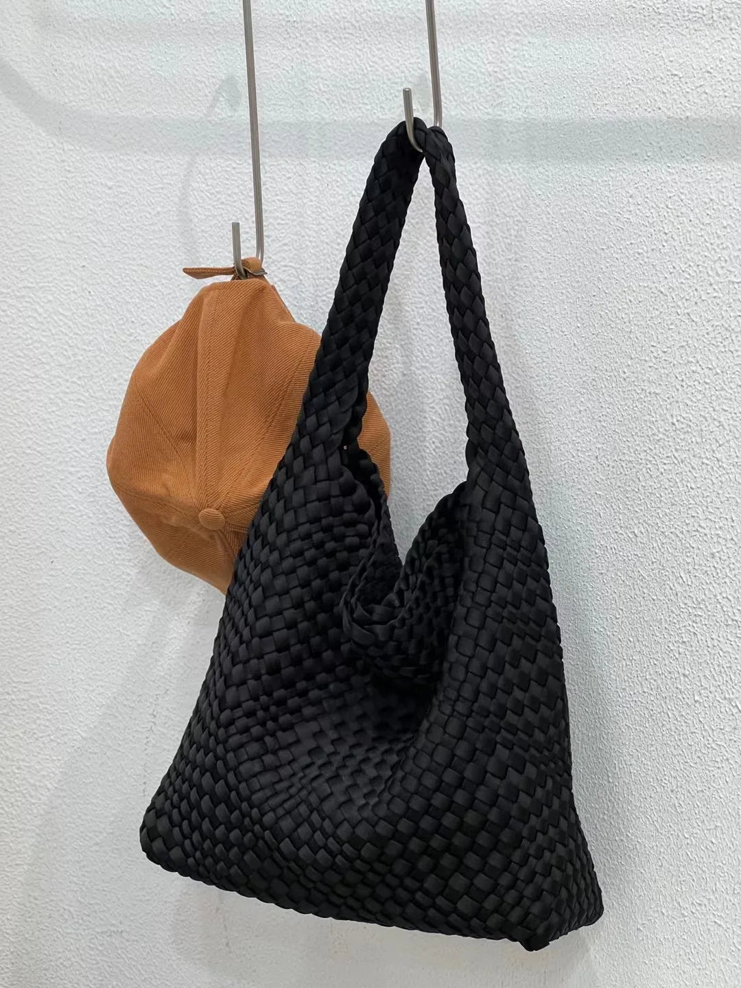Handmade woven bag, large capacity tote bag, women's 2024 new nylon chain crossbody bag