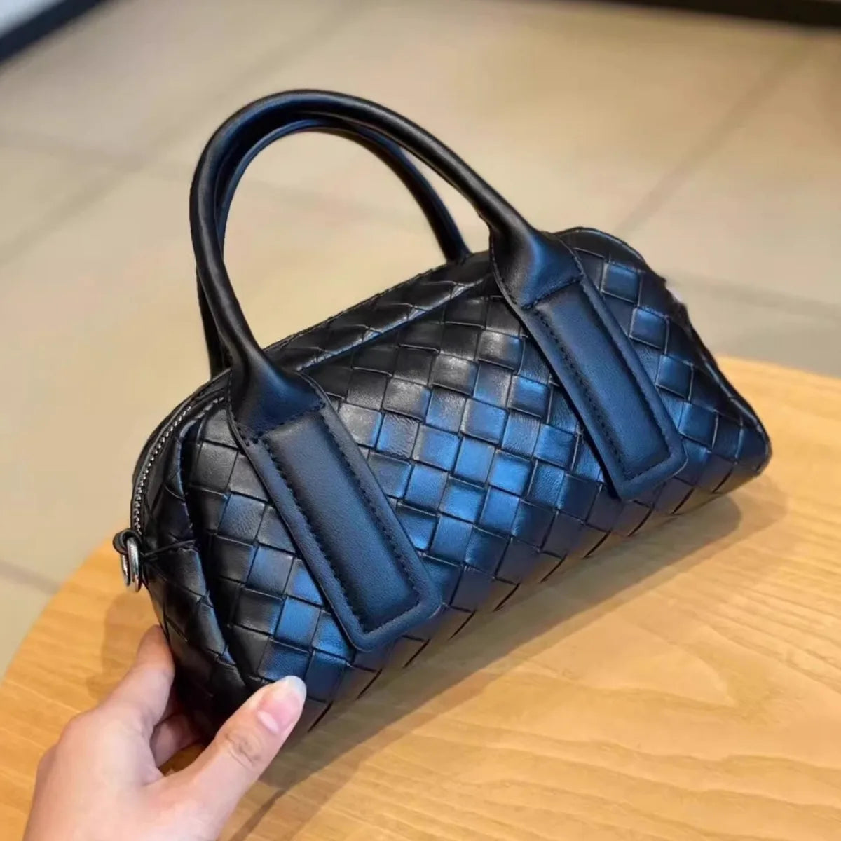 Handmade woven handbag for women's 2024 new single shoulder diagonal cross bag