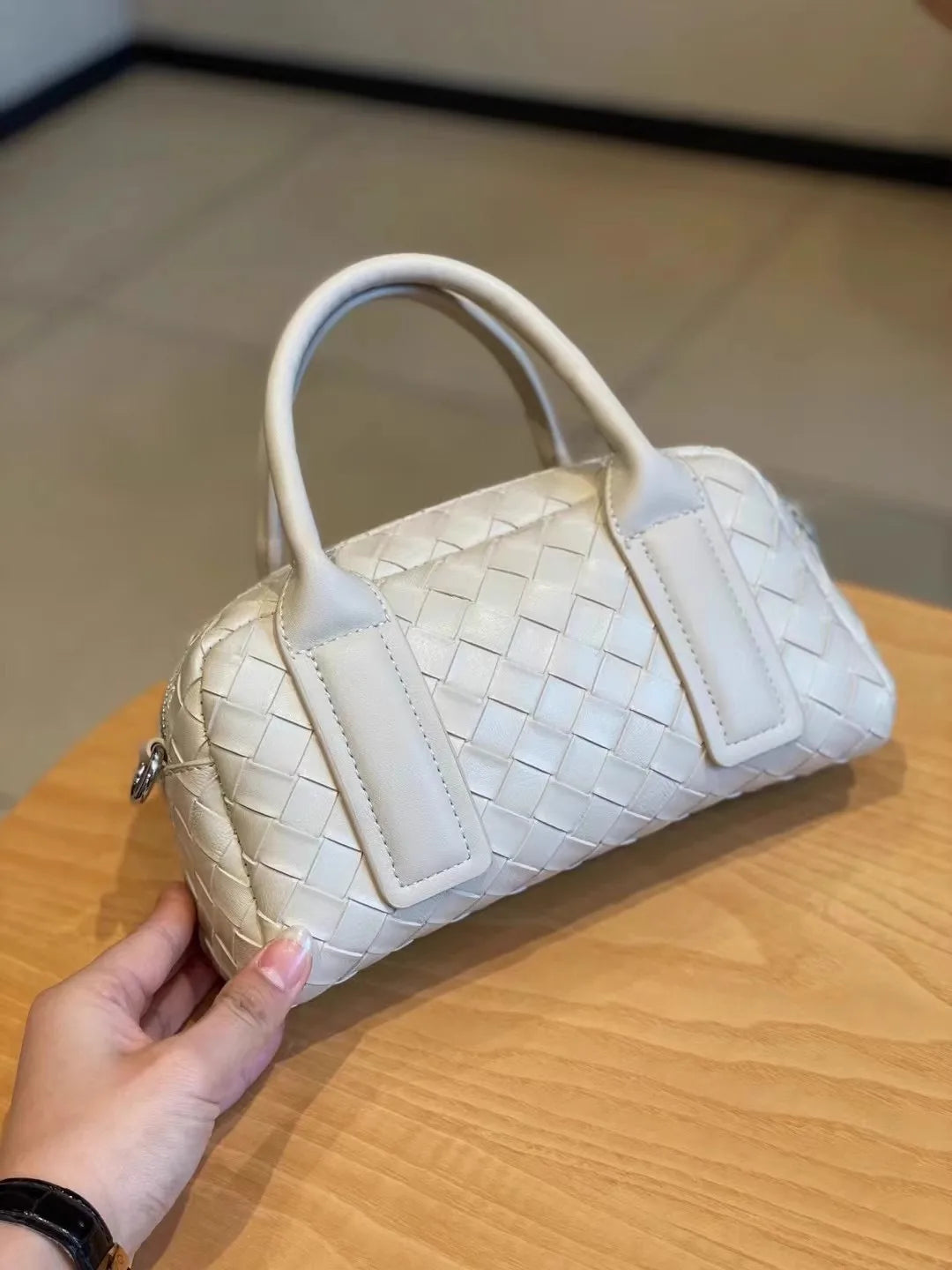 Handmade woven handbag for women's 2024 new single shoulder diagonal cross bag