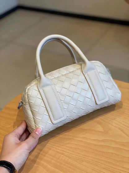 Handmade woven handbag for women's 2024 new single shoulder diagonal cross bag
