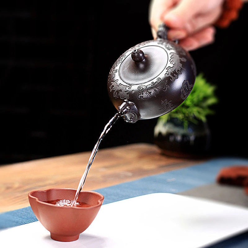 Handpainted Yixing Purple Clay Tea Pot Authentic Raw Ore Black Mud Pot Antique Zisha Beauty Tea Infuser Customized Teaware 200ml