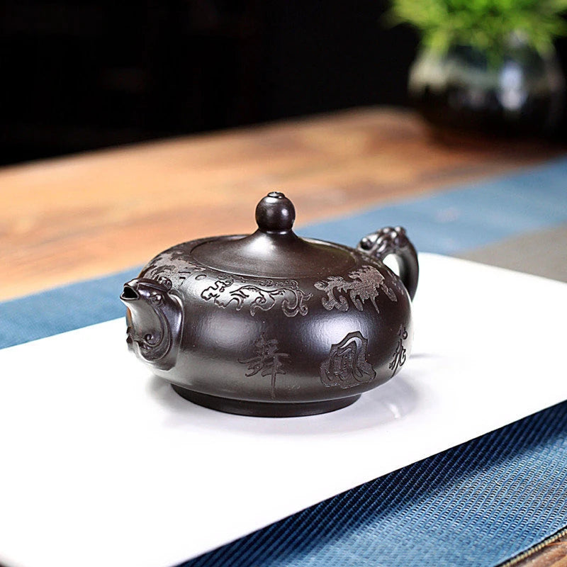 Handpainted Yixing Purple Clay Tea Pot Authentic Raw Ore Black Mud Pot Antique Zisha Beauty Tea Infuser Customized Teaware 200ml