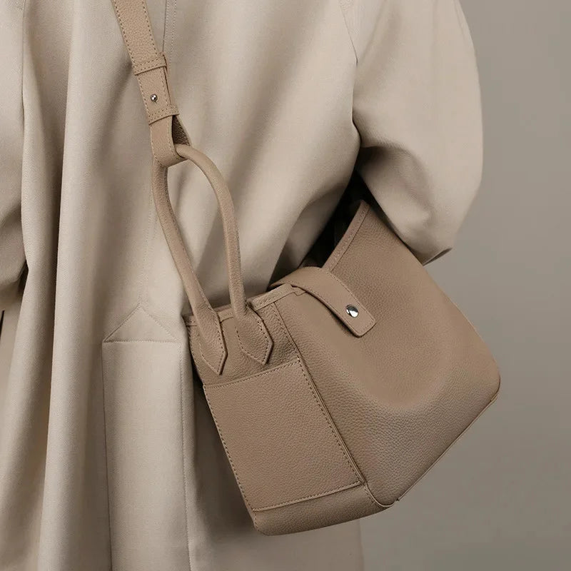 Head layer cowhide design Genuine Leather Luxury women's hand temperament soft leather bucket bag portable pockets