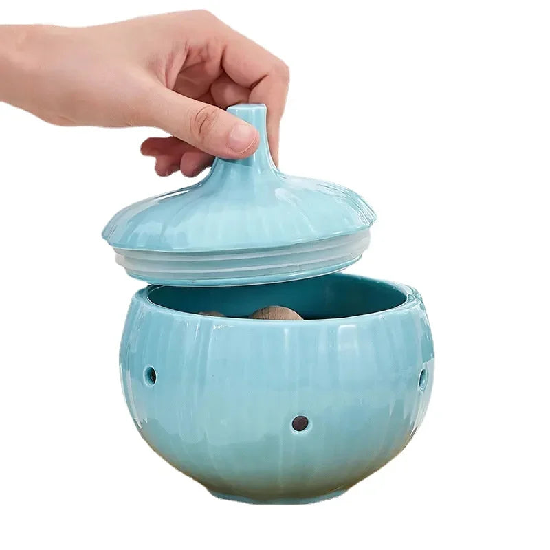 Hollow Ceramic Pot Onion Shape Storage Tank Kitchen Storage Box Mildew Prevention Ginger Garlic Pot Storage Bottle Organizer
