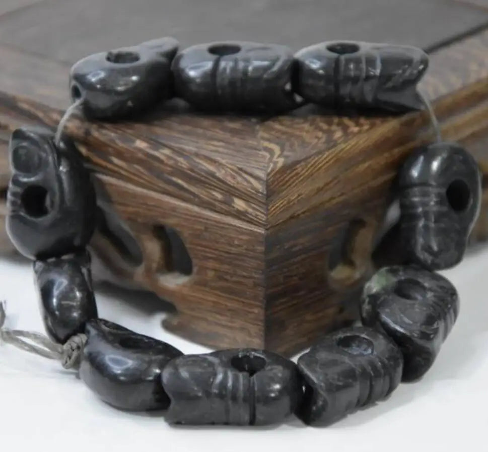 Hongshan culture archaize black iron meteorite Hand catenary statue