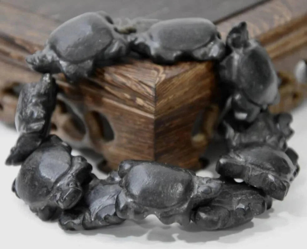 Hongshan culture archaize black iron meteorite Hand catenary statue