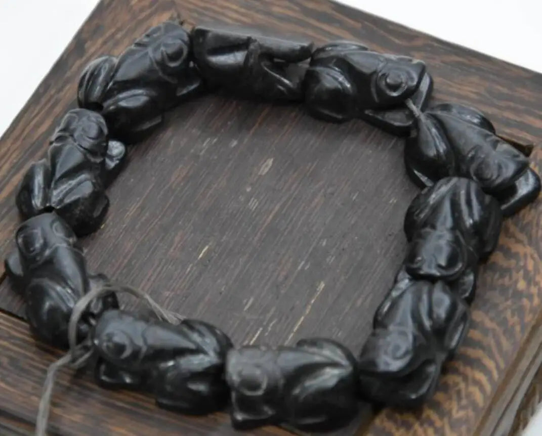 Hongshan culture archaize black iron meteorite Hand catenary statue