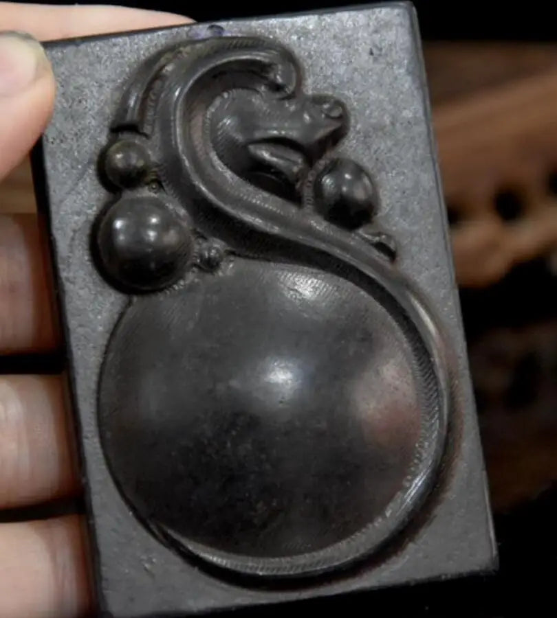 Hongshan culture archaize black iron meteorite ancient dragon card amulet statue
