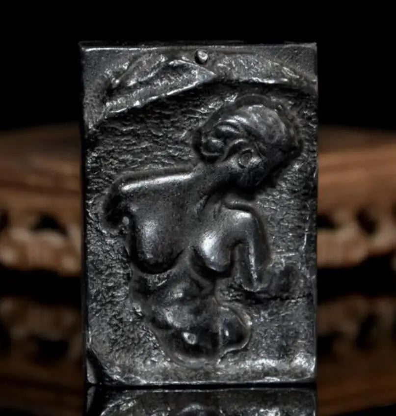 Hongshan culture archaize black iron meteorite beauty pendant statue
