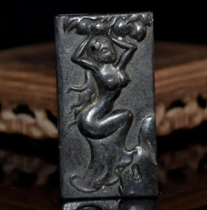 Hongshan culture archaize black iron meteorite beauty pendant statue