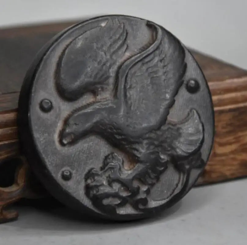 Hongshan culture archaize black iron meteorite male eagle show wing statue