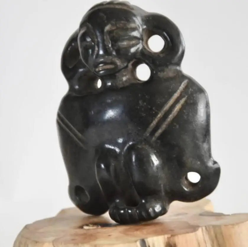 Hongshan culture archaize black iron meteorite people statue