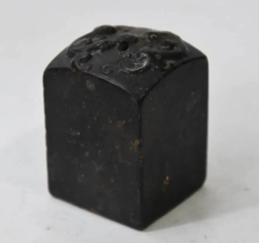 Hongshan culture archaize black iron meteorite sculpture dragon seal statue