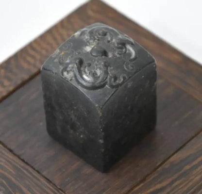 Hongshan culture archaize black iron meteorite sculpture dragon seal statue