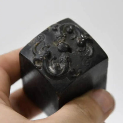 Hongshan culture archaize black iron meteorite sculpture dragon seal statue