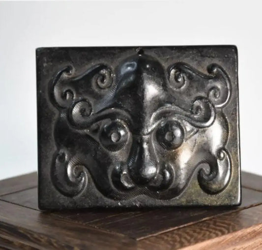 Hongshan culture archaize black iron meteorite sculpture tiger head card statue