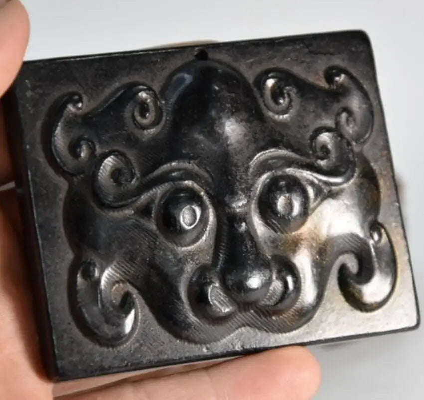 Hongshan culture archaize black iron meteorite sculpture tiger head card statue