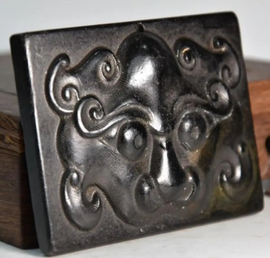 Hongshan culture archaize black iron meteorite sculpture tiger head card statue