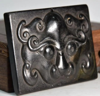 Hongshan culture archaize black iron meteorite sculpture tiger head card statue