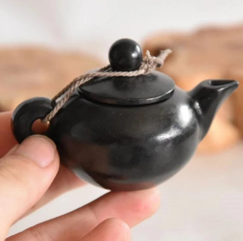 Hongshan culture archaize black iron meteorite teapot small statue