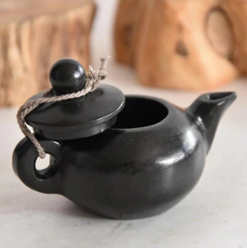 Hongshan culture archaize black iron meteorite teapot small statue