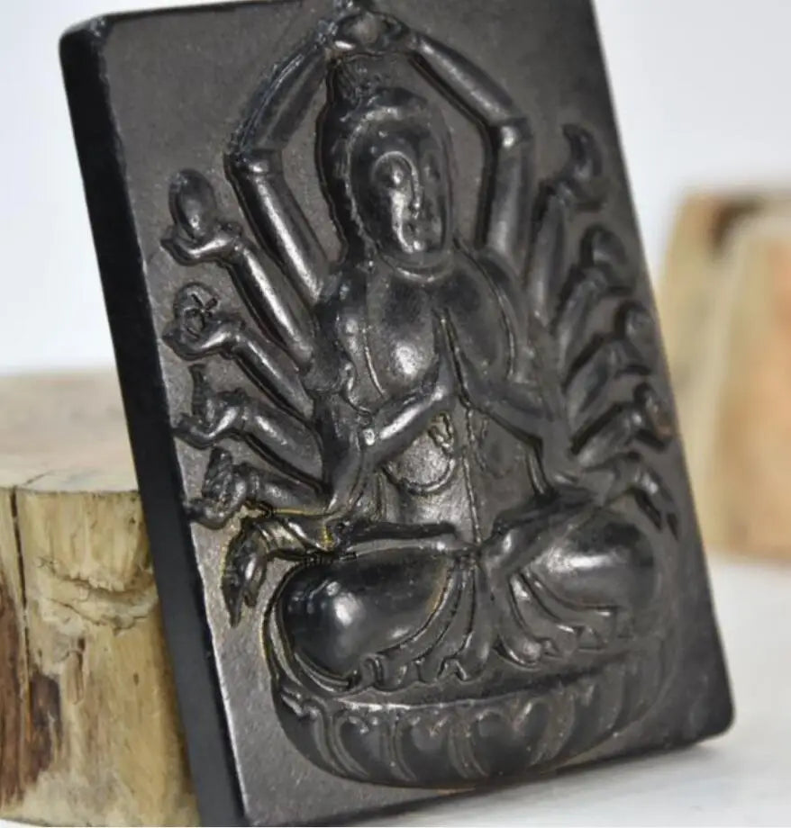 Hongshan culture archaize black iron meteorite thousand hand Guanyin statue