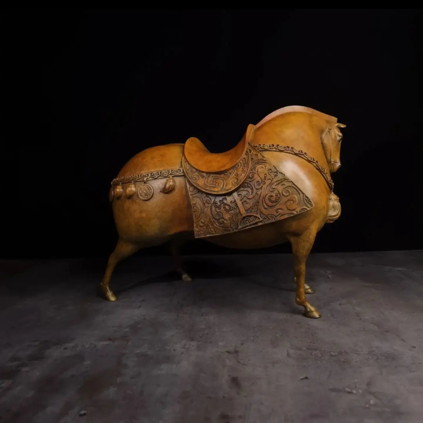 Horses in the Han Dynasty Tang Style Fine Horse Copper Art sculpture QIbronze crafts carving decoration